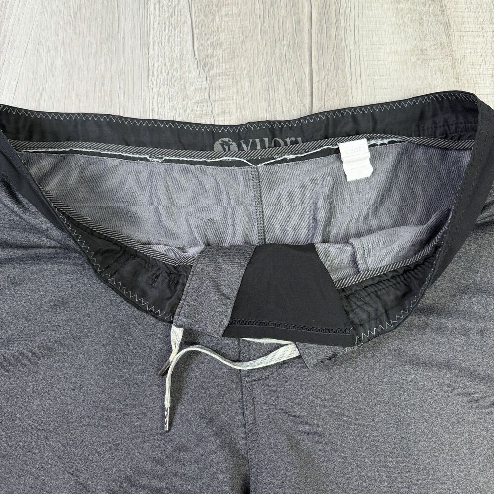Vuori Cruise Boardshorts Mens 36 Charcoal Grey Waistband Swim Trunks READ N - Picture 4 of 10